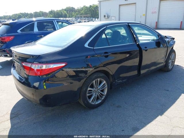 2017 TOYOTA CAMRY SE 4