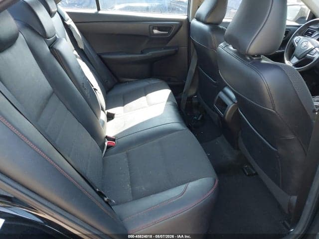 2017 TOYOTA CAMRY SE 8