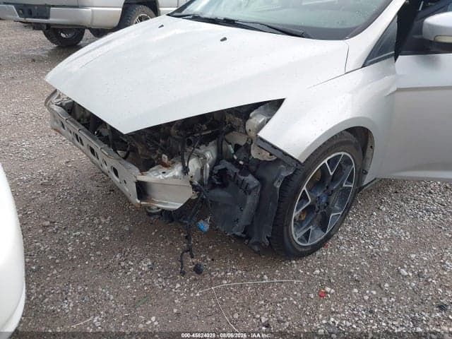 2017 FORD FOCUS SEL 6