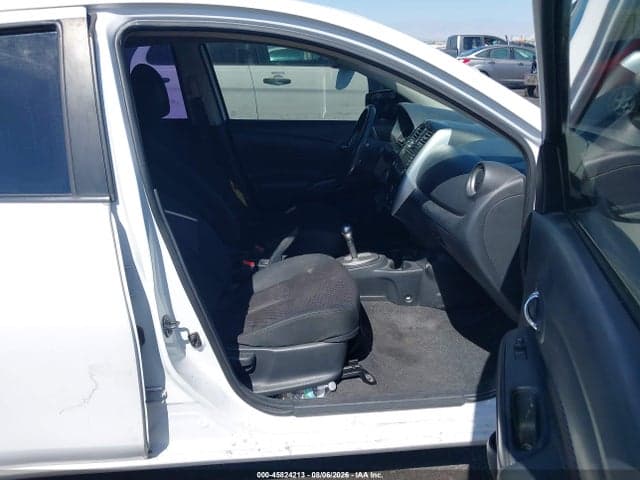 2017 NISSAN VERSA 1.6 SV 5