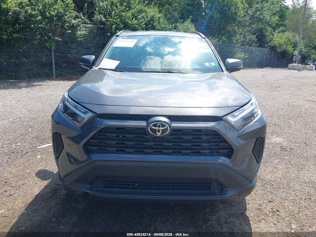 2025 TOYOTA RAV4 XLE 13