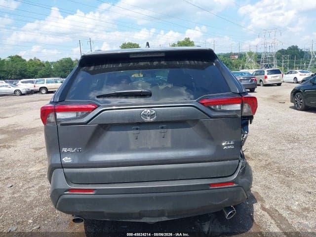 2025 TOYOTA RAV4 XLE 17