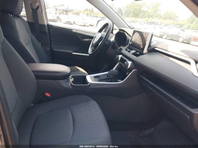 2025 TOYOTA RAV4 XLE 5