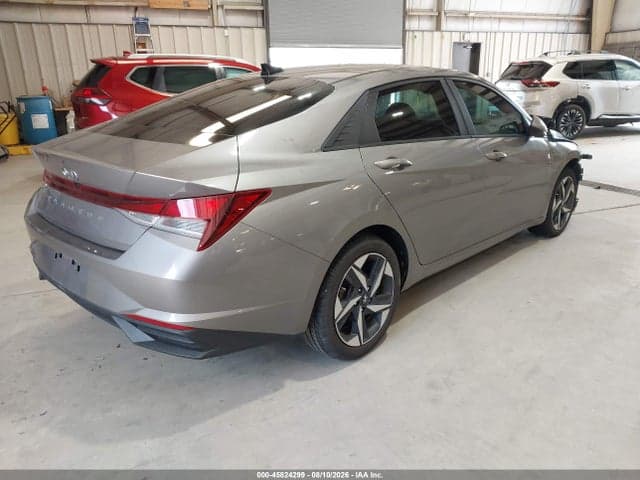 2023 HYUNDAI ELANTRA SEL 4