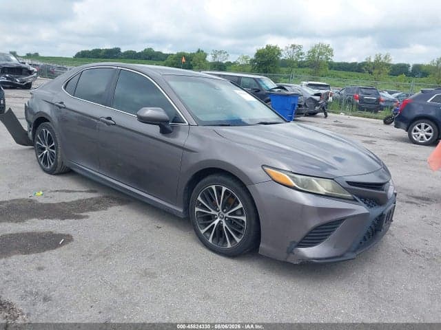 2019 TOYOTA CAMRY SE - 1