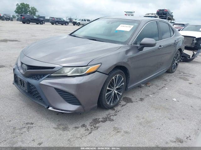 2019 TOYOTA CAMRY SE 2
