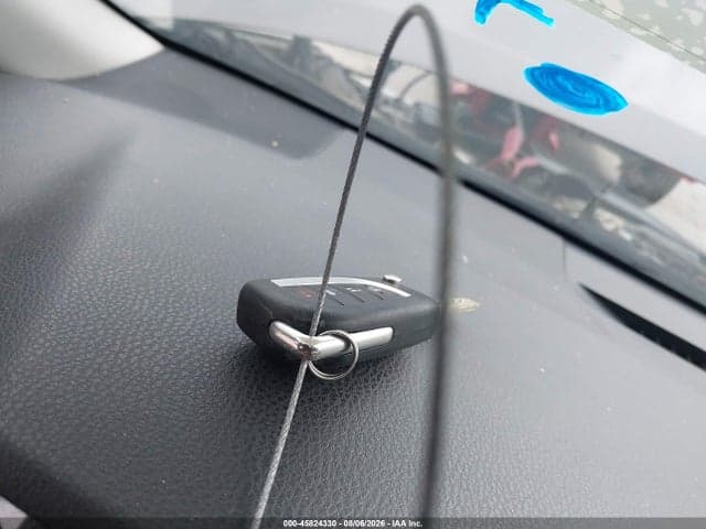2019 TOYOTA CAMRY SE 11