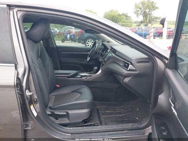 2019 TOYOTA CAMRY SE 5