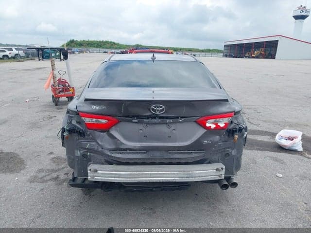 2019 TOYOTA CAMRY SE 6