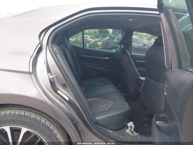 2019 TOYOTA CAMRY SE 8