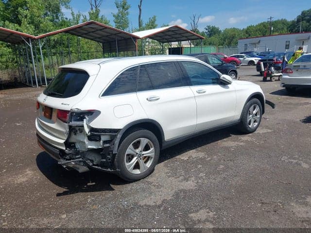 2018 MERCEDES-BENZ GLC 300 4MATIC 4