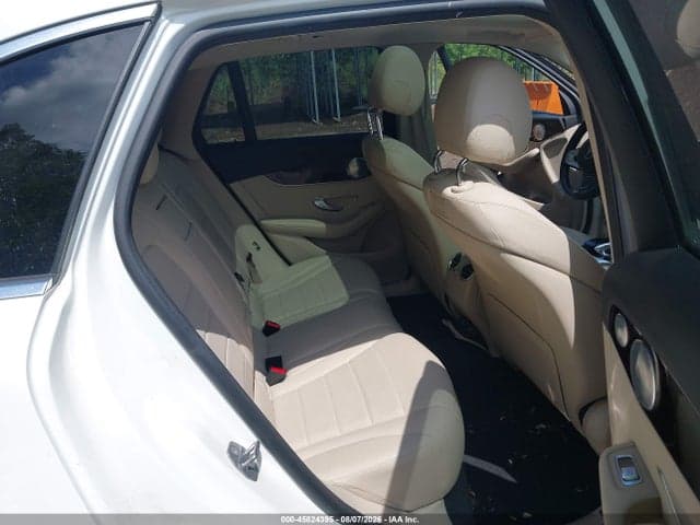 2018 MERCEDES-BENZ GLC 300 4MATIC 8