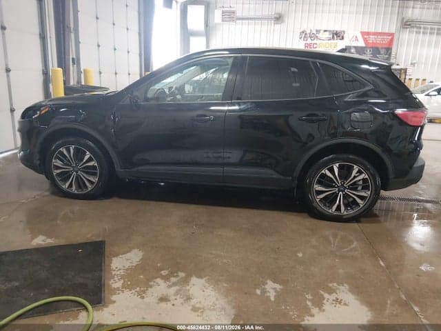 2021 FORD ESCAPE SE 3