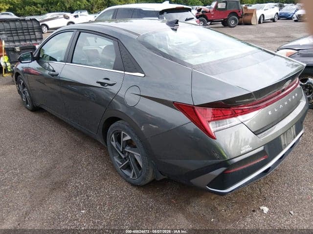 2024 HYUNDAI ELANTRA SEL 3