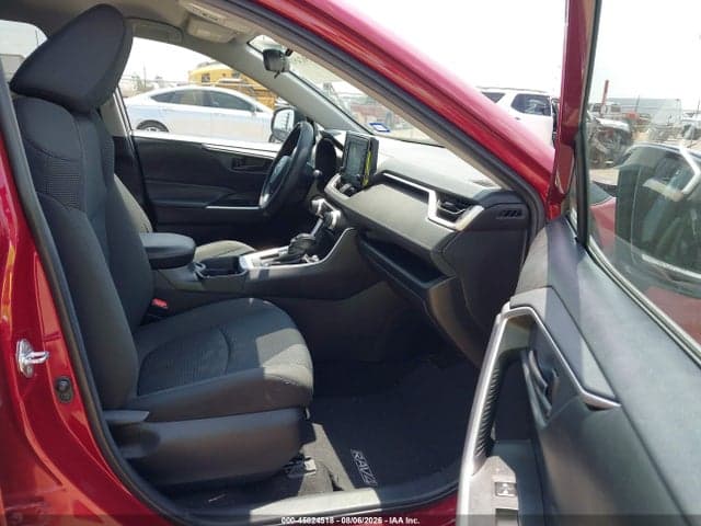 2020 TOYOTA RAV4 LE 5