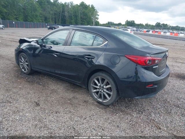 2018 MAZDA MAZDA3 TOURING 3