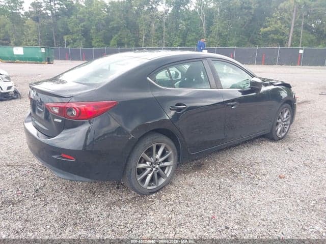 2018 MAZDA MAZDA3 TOURING 4