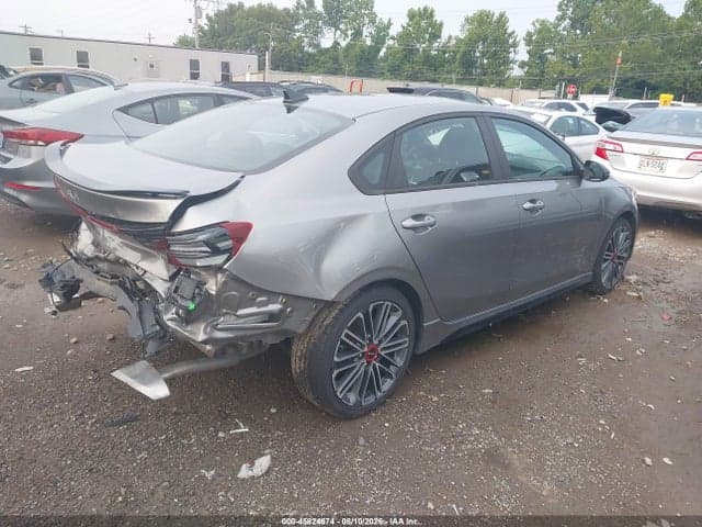 2023 KIA FORTE GT 4