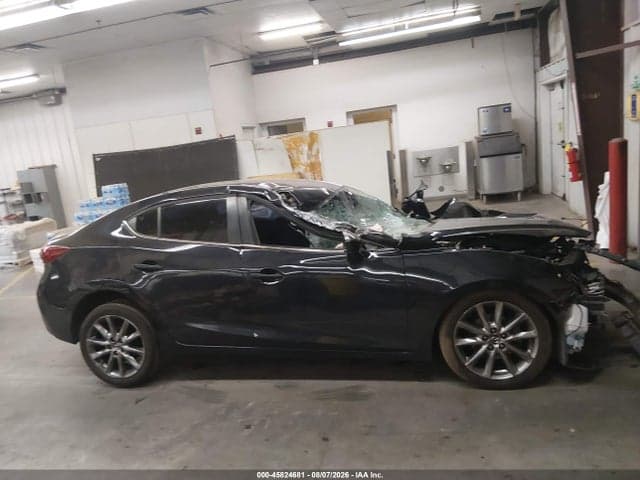 2018 MAZDA MAZDA3 TOURING 13