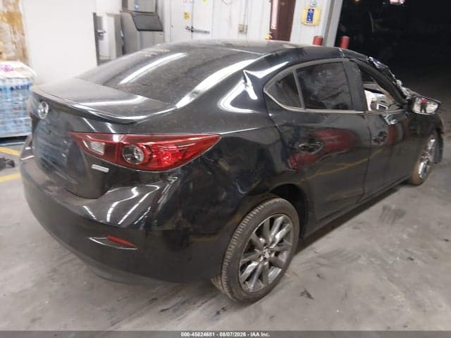 2018 MAZDA MAZDA3 TOURING 4