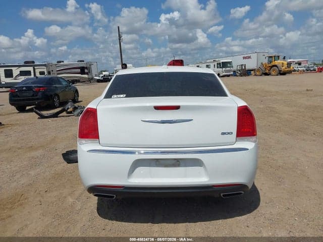 2018 CHRYSLER 300 LIMITED 17