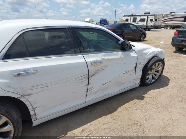 2018 CHRYSLER 300 LIMITED 6