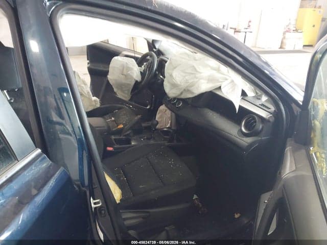 2018 TOYOTA RAV4 LE 5