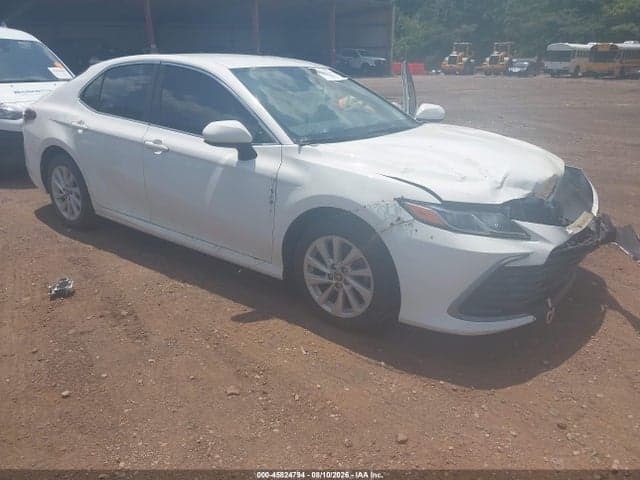 2022 TOYOTA CAMRY LE 1