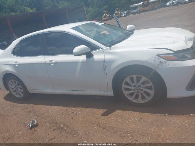 2022 TOYOTA CAMRY LE 13