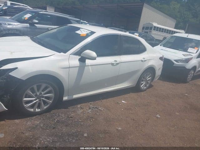 2022 TOYOTA CAMRY LE 14