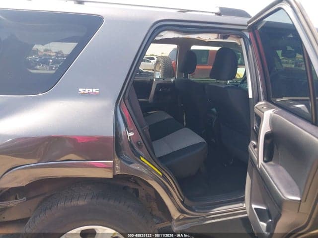 2020 TOYOTA 4RUNNER SR5 8