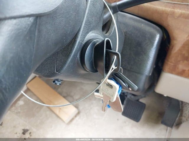 2018 FORD F53 11