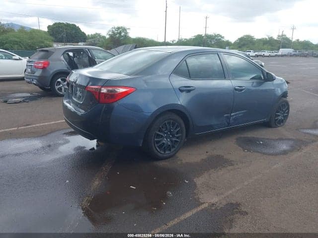 2017 TOYOTA COROLLA LE 4