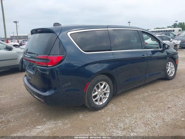 2023 CHRYSLER PACIFICA TOURING L 4
