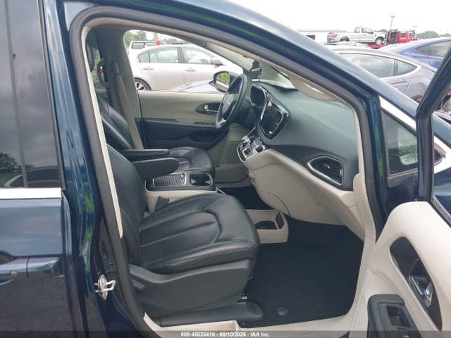 2023 CHRYSLER PACIFICA TOURING L 5