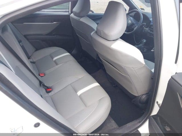 2025 TOYOTA CAMRY SE 8