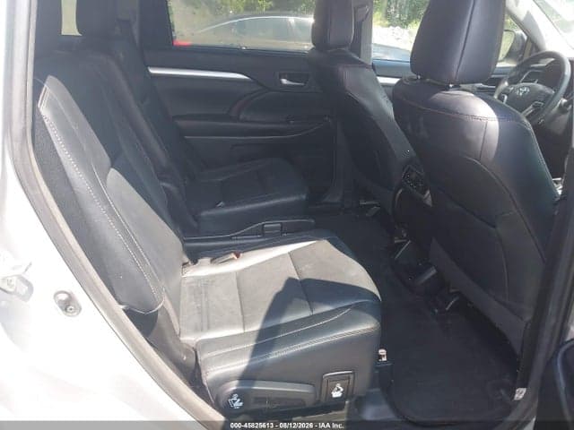 2017 TOYOTA HIGHLANDER XLE 8