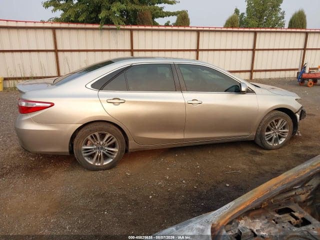 2017 TOYOTA CAMRY SE 14