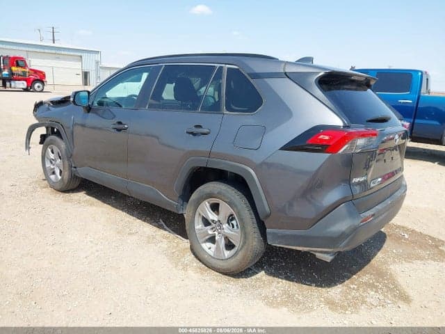 2025 TOYOTA RAV4 XLE 3
