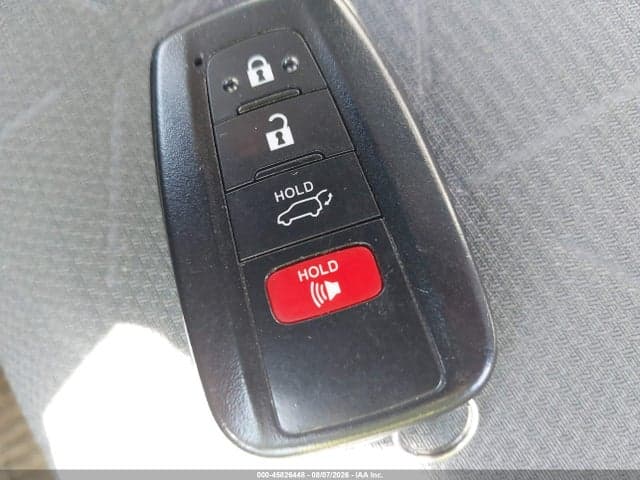 2019 TOYOTA RAV4 XLE 11