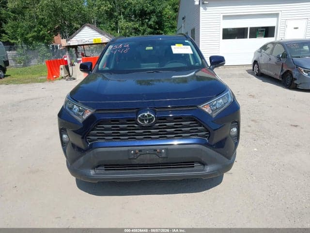 2019 TOYOTA RAV4 XLE 12