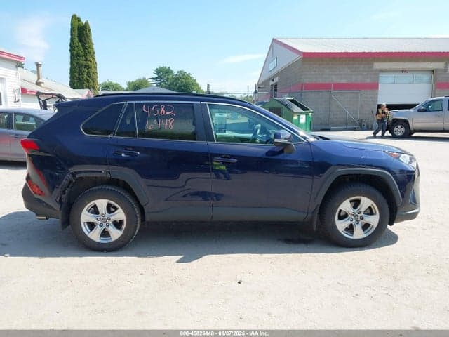 2019 TOYOTA RAV4 XLE 13