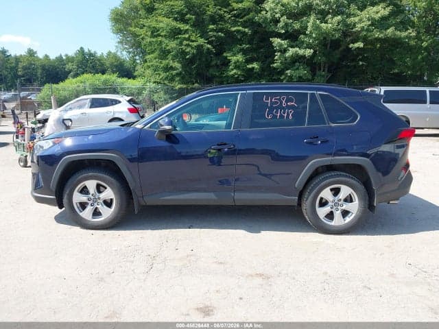 2019 TOYOTA RAV4 XLE 14