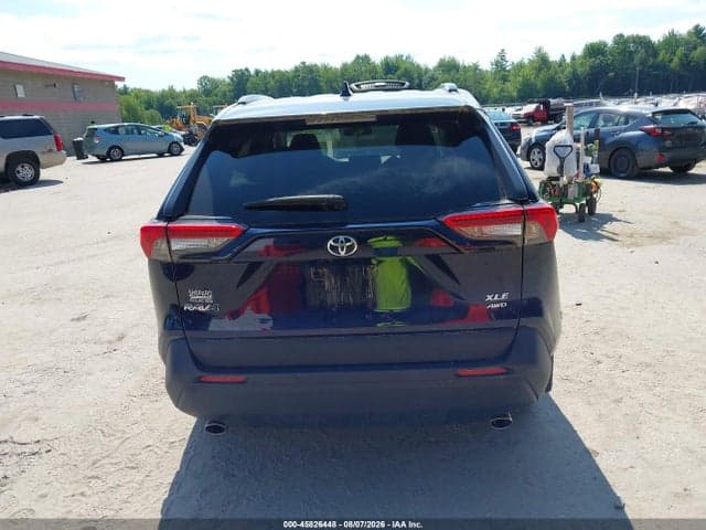 2019 TOYOTA RAV4 XLE 20