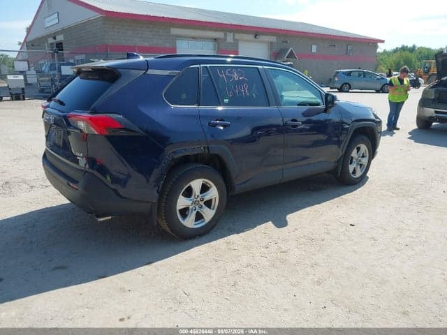 2019 TOYOTA RAV4 XLE 4