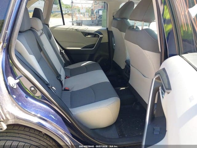 2019 TOYOTA RAV4 XLE 8