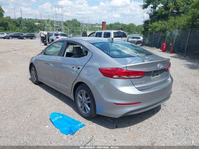 2017 HYUNDAI ELANTRA SE 3
