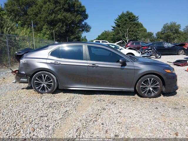 2020 TOYOTA CAMRY SE 13