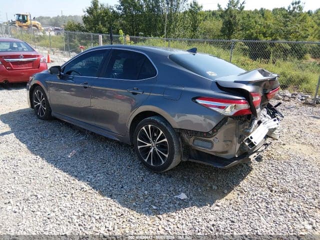 2020 TOYOTA CAMRY SE 3