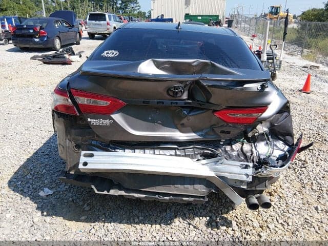 2020 TOYOTA CAMRY SE 6